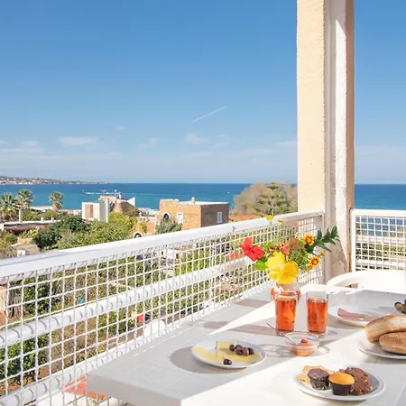 伊利奥斯塔西海滩公寓