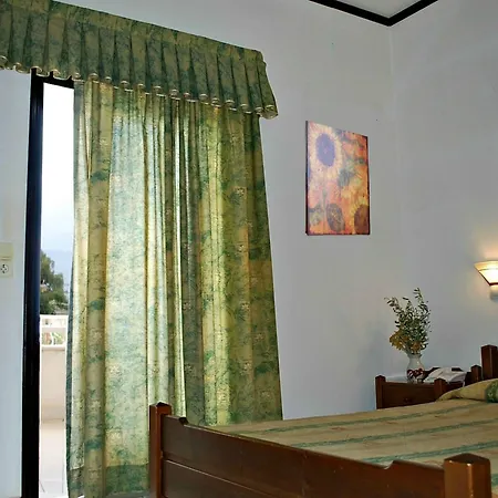 Apartament Iliostasi *