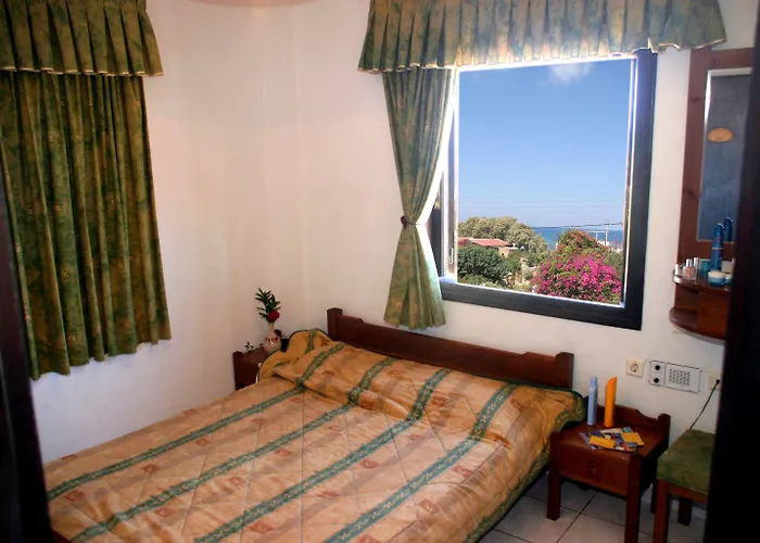 伊利奥斯塔西海滩公寓 *