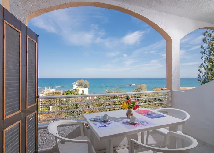 伊利奥斯塔西海滩公寓 *