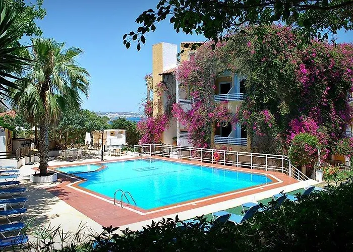 伊利奥斯塔西海滩公寓 公寓 *