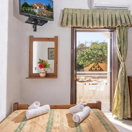 伊利奥斯塔西海滩公寓 * 赫索尼索斯