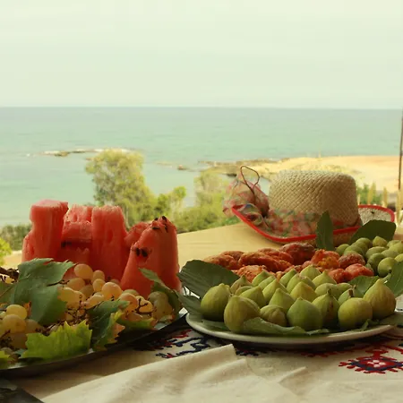 伊利奥斯塔西海滩公寓 *